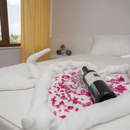 Artemiss Hotel